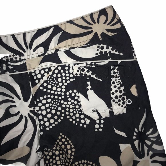 O'Neill Floral Hawaiian Bermuda Board Shorts 9 - Picture 8 of 8